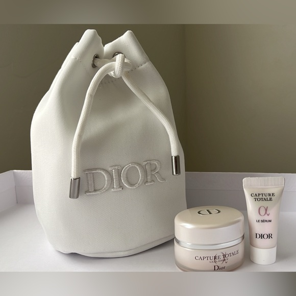 New/ unused Dior bucket pouch bag with 4 gifts - Picture 2 of 10